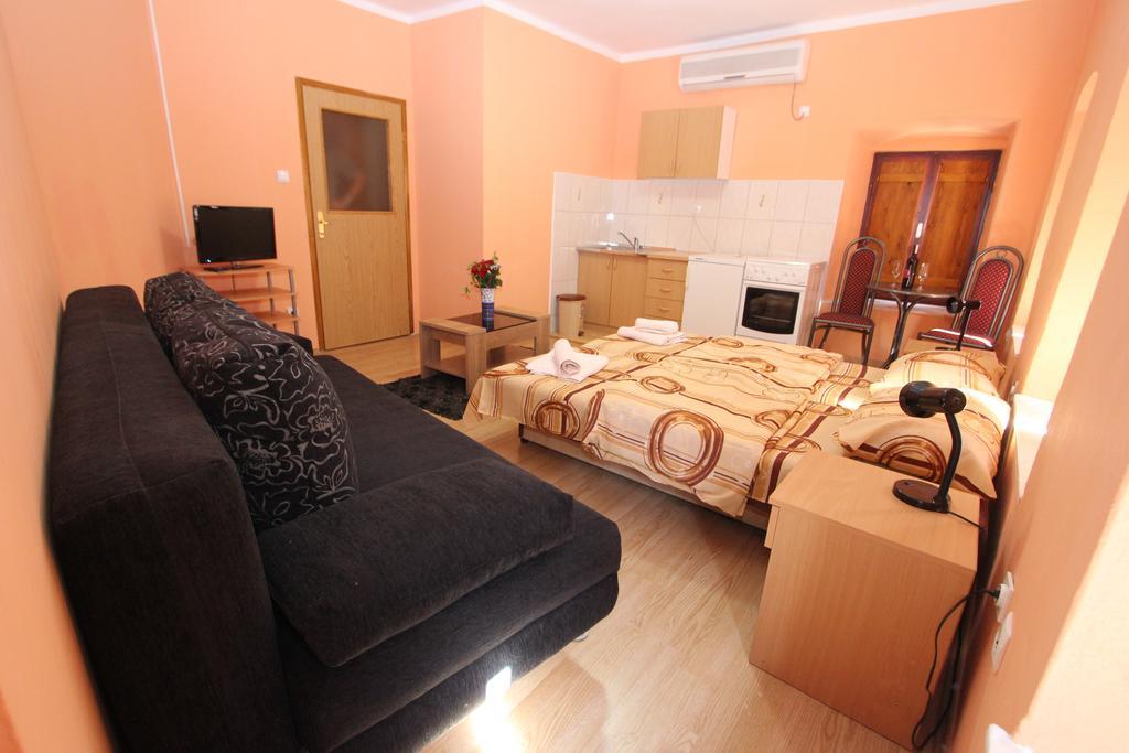 Apartment Stari Grad 트레빈예 객실 사진